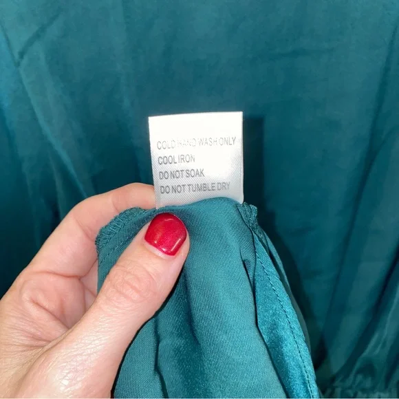 Petal and Pup Kataleya Long-Sleeved V-Neck Emerald Green Dress NWT US 4 - Picture 9 of 9